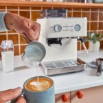 KitchenAid Siebträger-Espressomaschine 5KES6551E Weiß – Integriertes Edelstahl-Mahlwerk, PID-Regelung & Quiet Mark – Bild 5